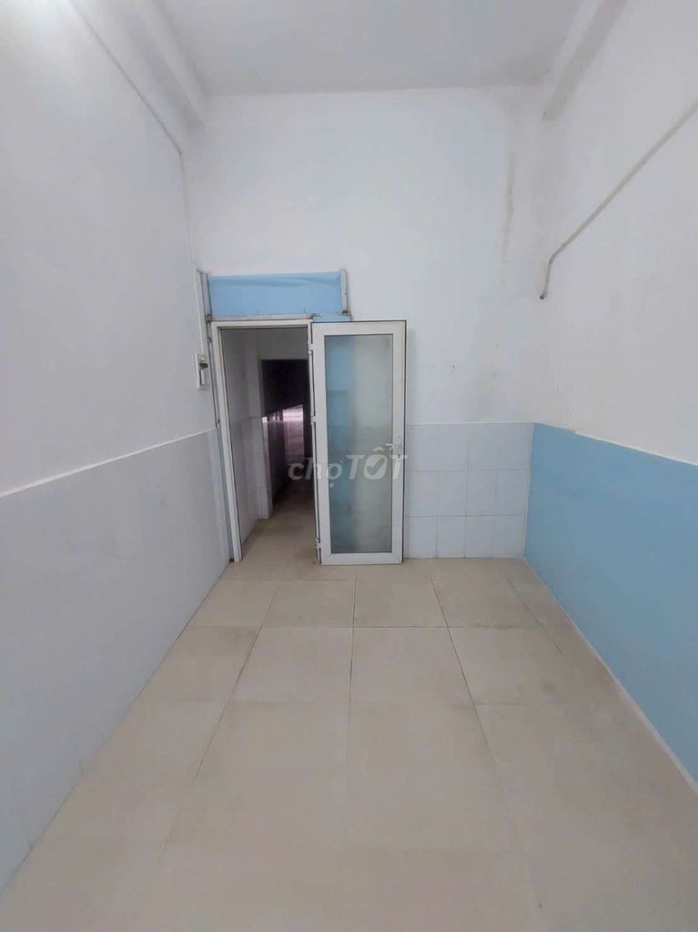 Let's rent Qq02012 Front Street.