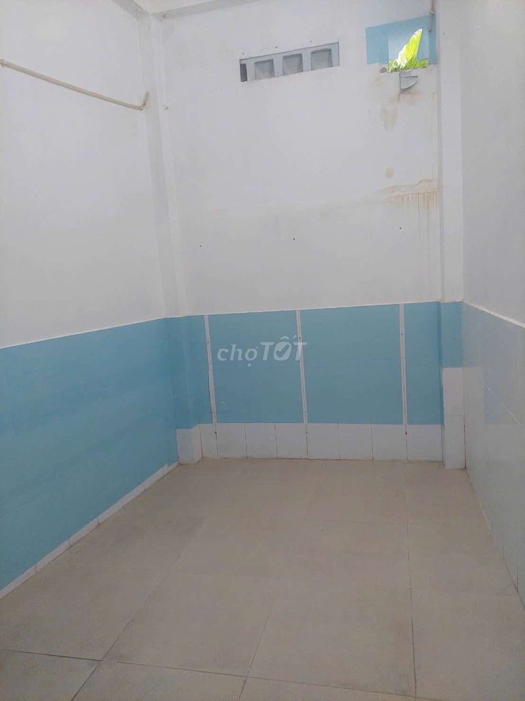Let's rent Qq02012 Front Street.