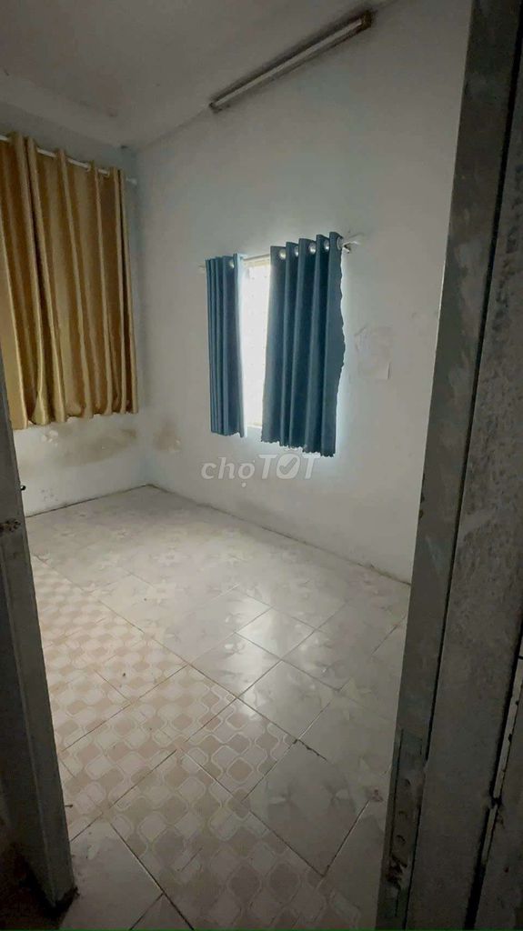 Let's rent Qq02012 Front Street.
