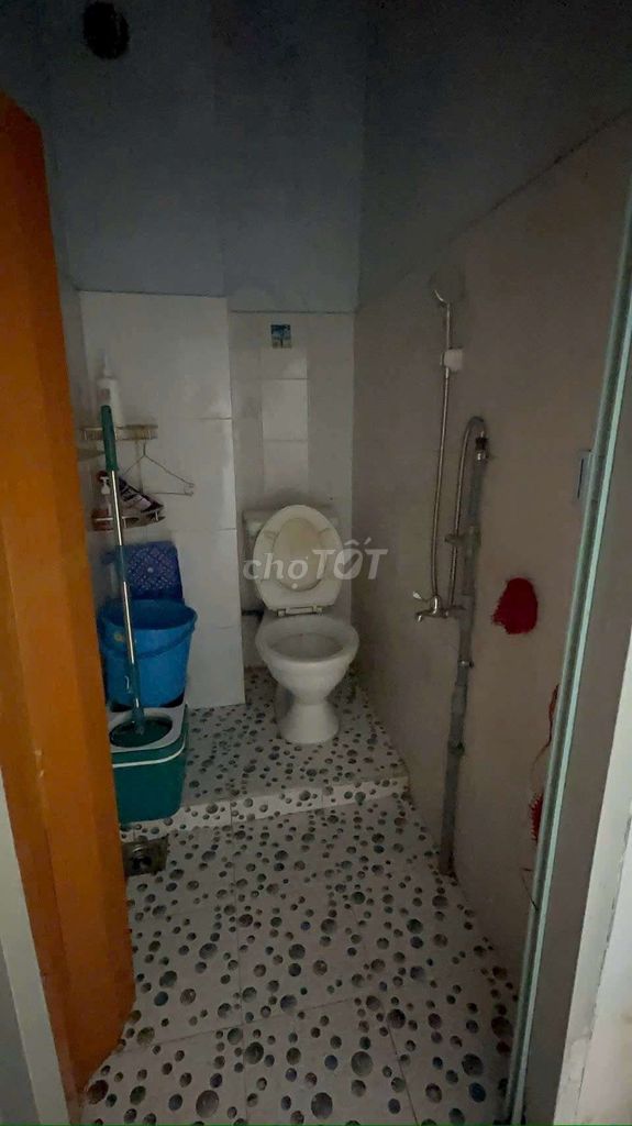 Let's rent Qq02012 Front Street.
