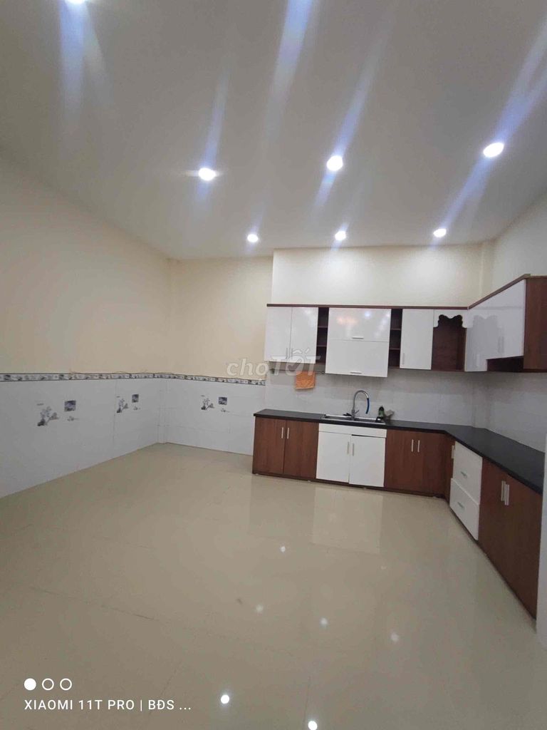 Nice 3th floor bedroom 4 Vl13 hbp 12 million toilets
