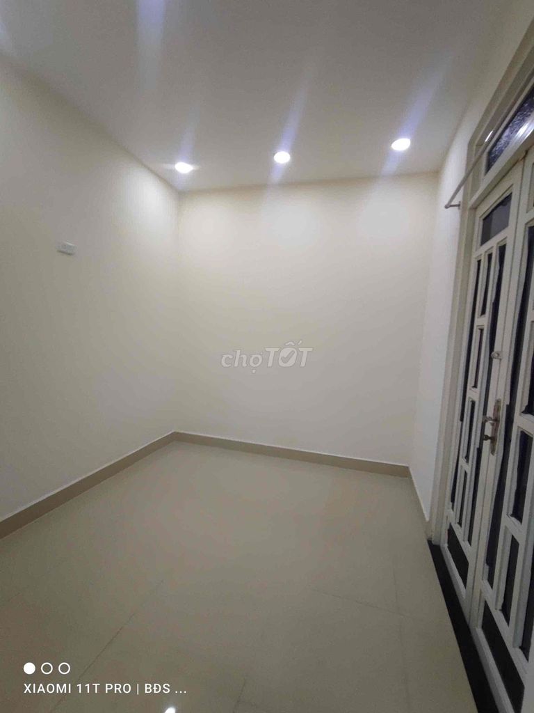 Nice 3th floor bedroom 4 Vl13 hbp 12 million toilets