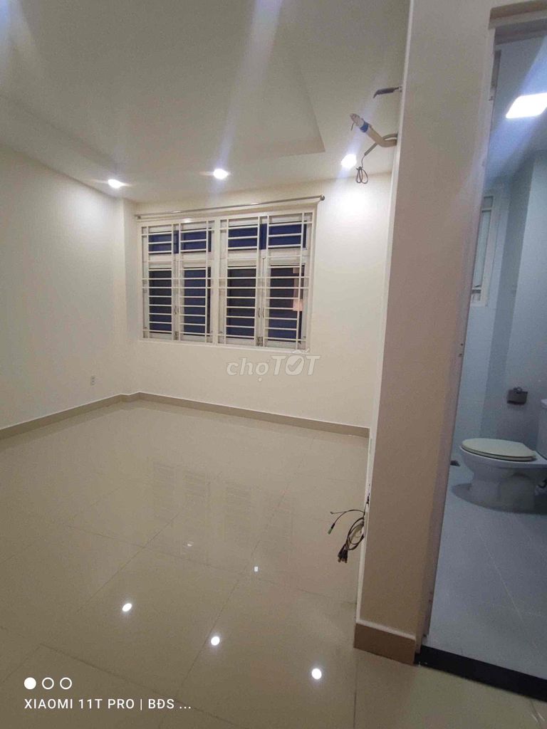 Nice 3th floor bedroom 4 Vl13 hbp 12 million toilets