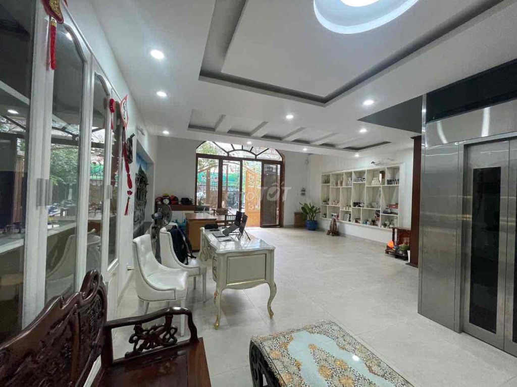 Five-story villa, P.Q.q2, 7 x18 m.6 m. 2nd, Qing-X.