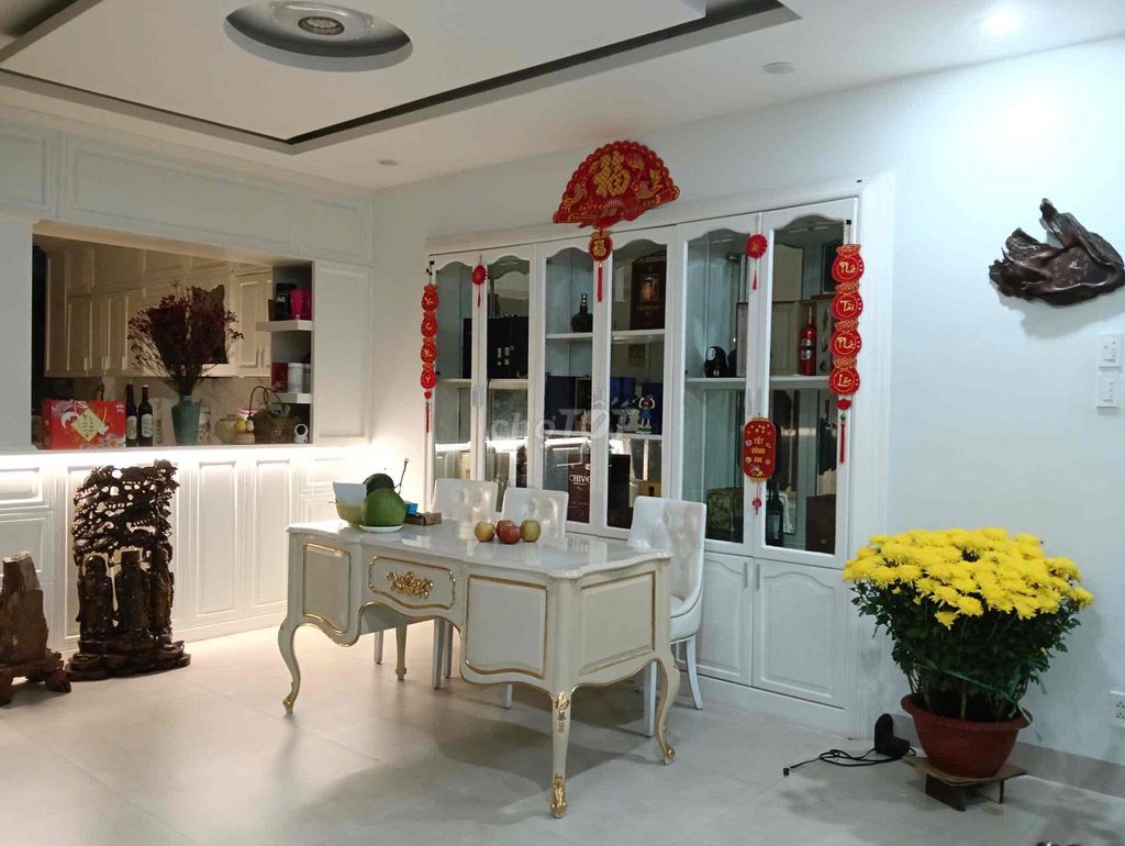 Five-story villa, P.Q.q2, 7 x18 m.6 m. 2nd, Qing-X.