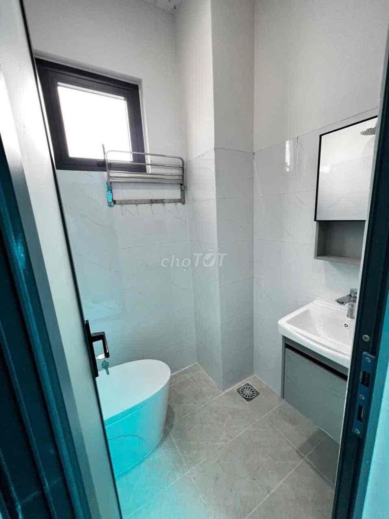 The ground 2 floors 6 6 M has 3 bedrooms 3 toilets right across the 5 Quang Trung