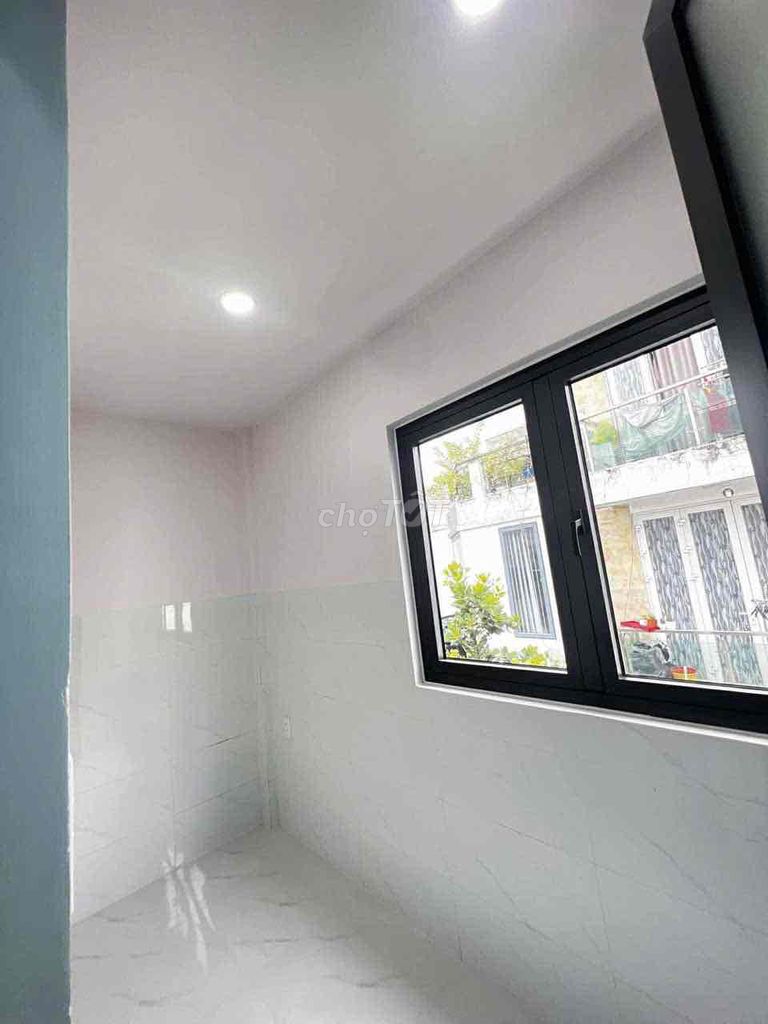 The ground 2 floors 6 6 M has 3 bedrooms 3 toilets right across the 5 Quang Trung