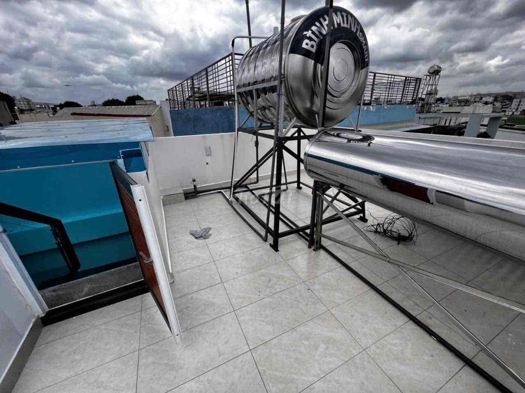 The ground 2 floors 6 6 M has 3 bedrooms 3 toilets right across the 5 Quang Trung
