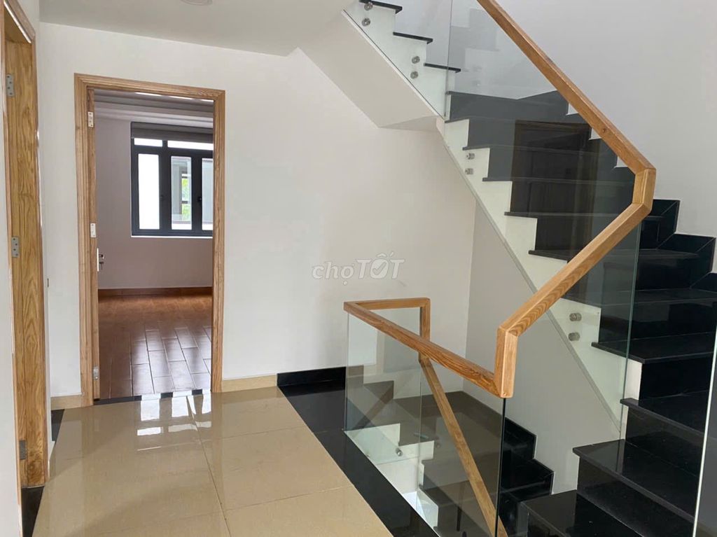 Rent a house on Liên Phường-- nice new house.
