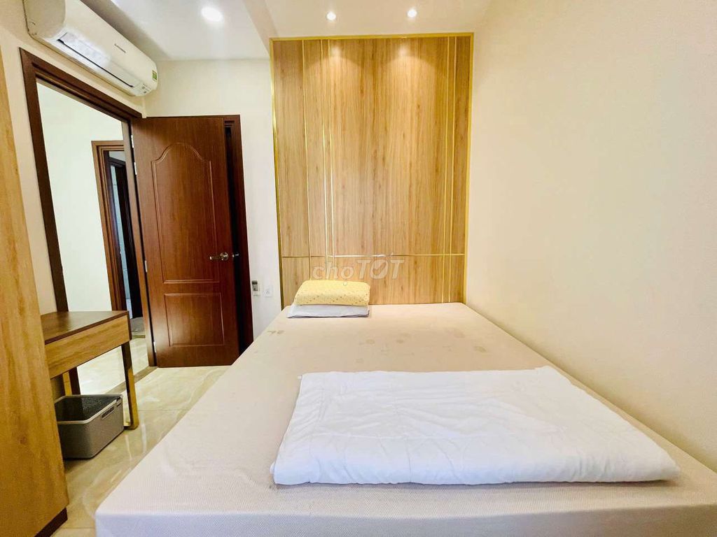 Rent Lakeview City 6 x16 1 .1 3rd floor bedroom 4 Fullland toilets
