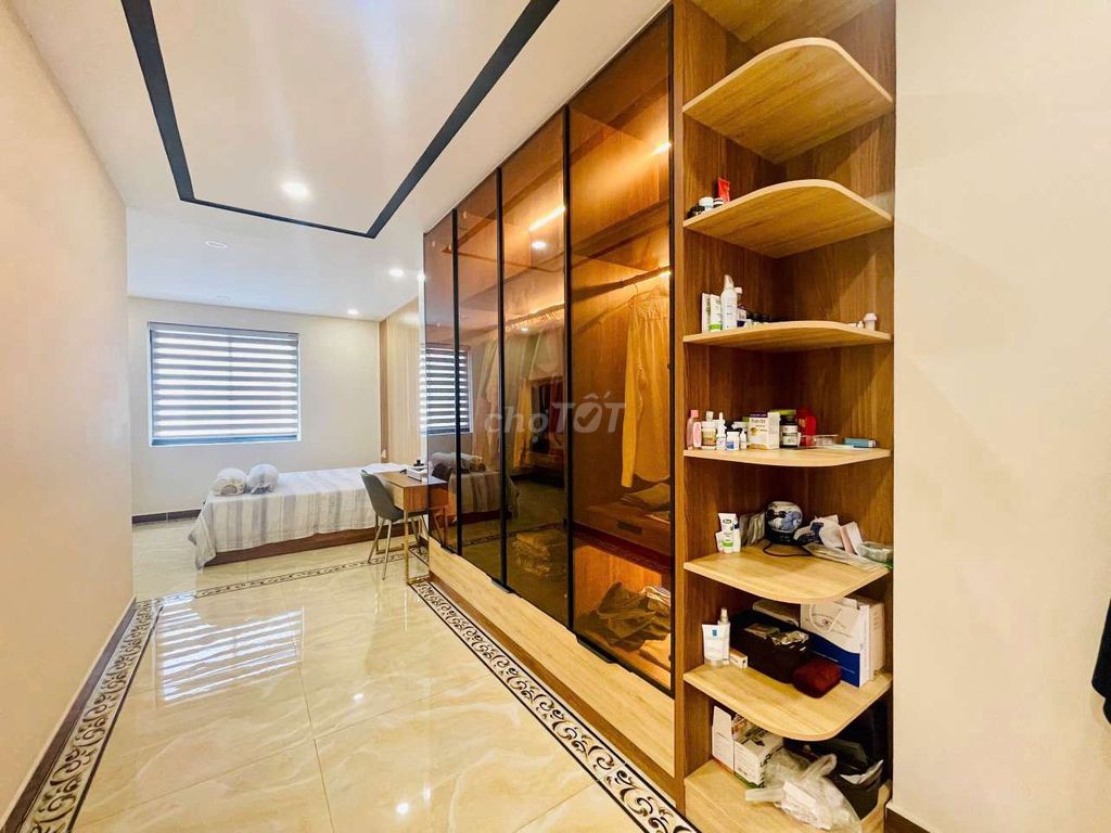 Rent Lakeview City 6 x16 1 .1 3rd floor bedroom 4 Fullland toilets
