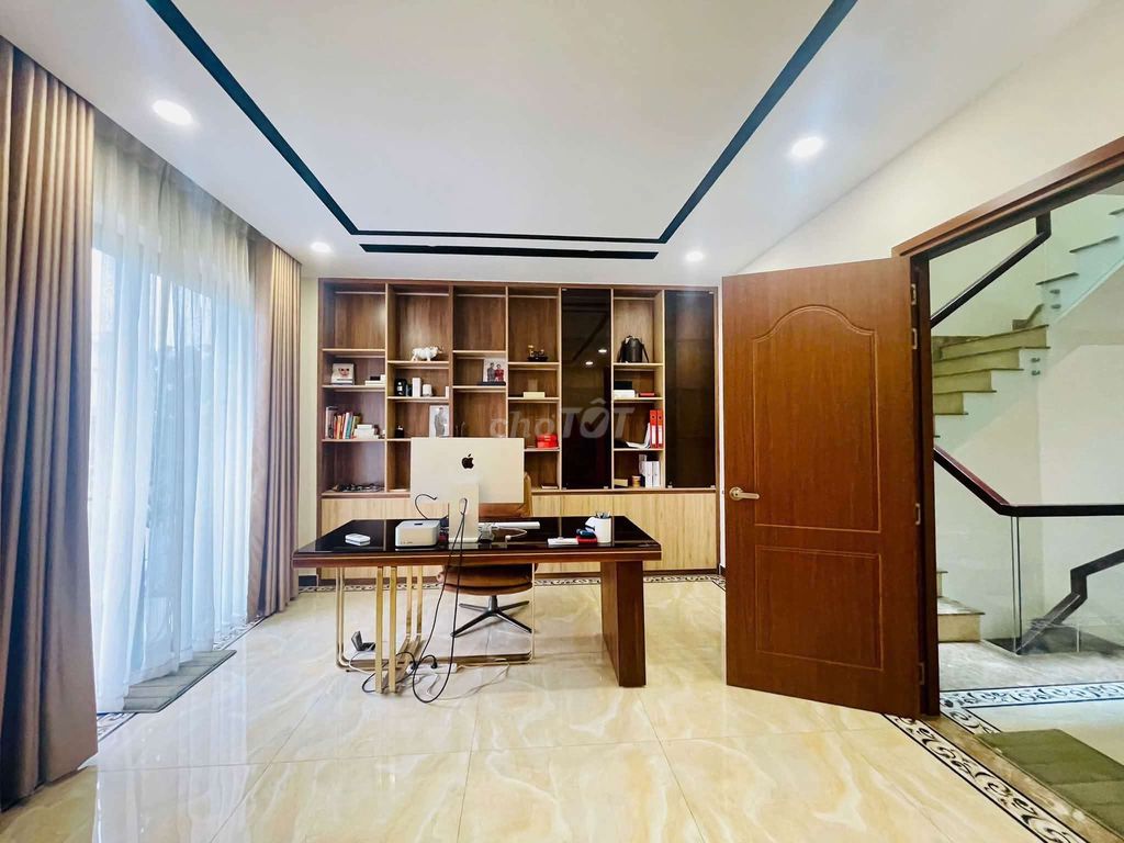 Rent Lakeview City 6 x16 1 .1 3rd floor bedroom 4 Fullland toilets