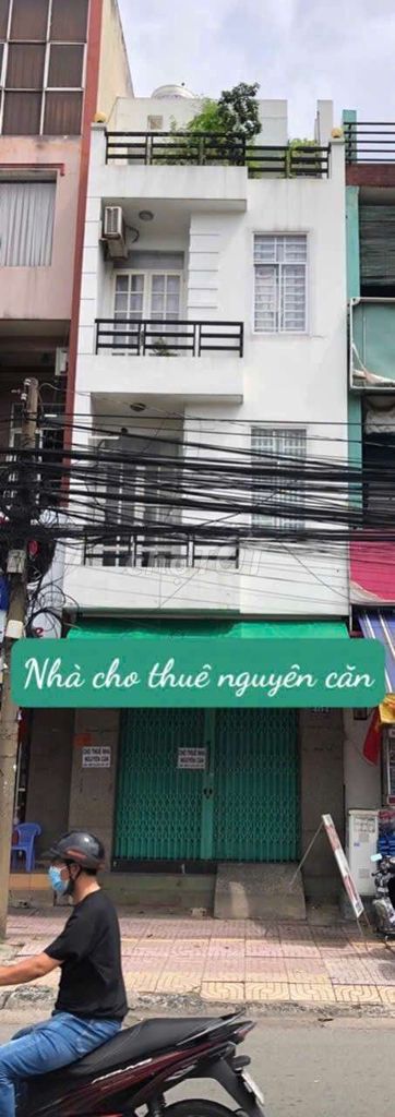Rent a cash house Trường Chinh. Two floors, rooftop. There are five bedrooms.