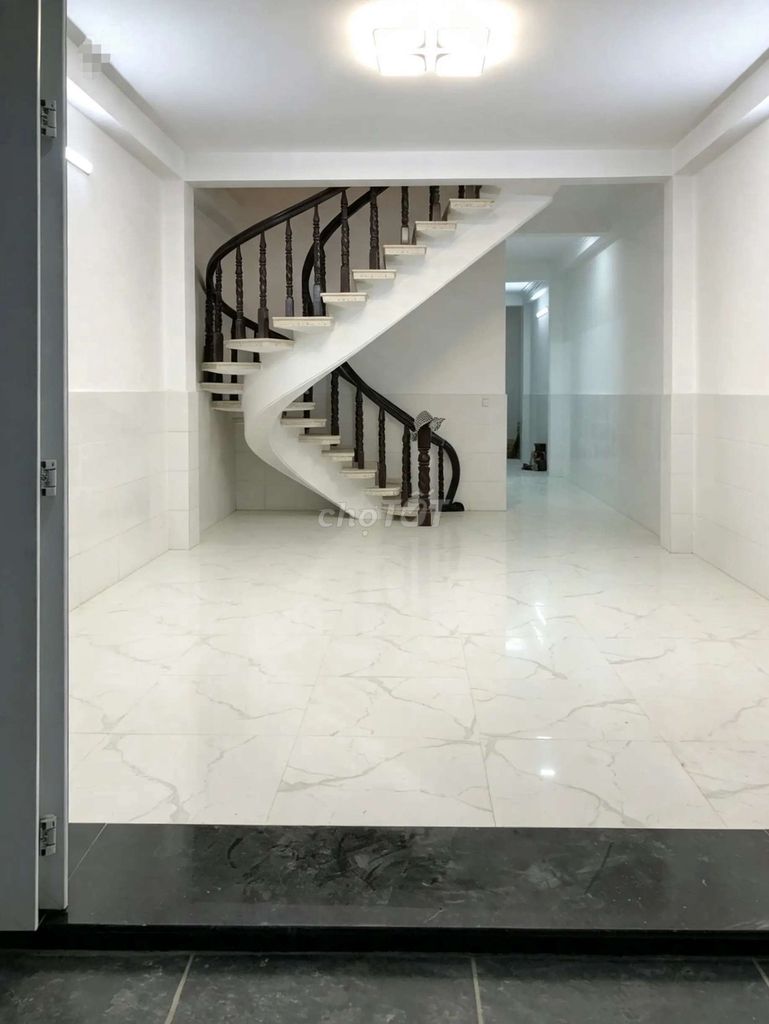 We need to rent a flat house, 72 meters, two third floor bedroom, 10 meters car.