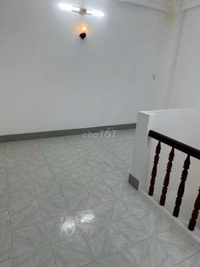 Private home 40 meters, 1 floor, 2 p sleeping,mbkd ground floor, Miss North, - for 1 .5 million a month.