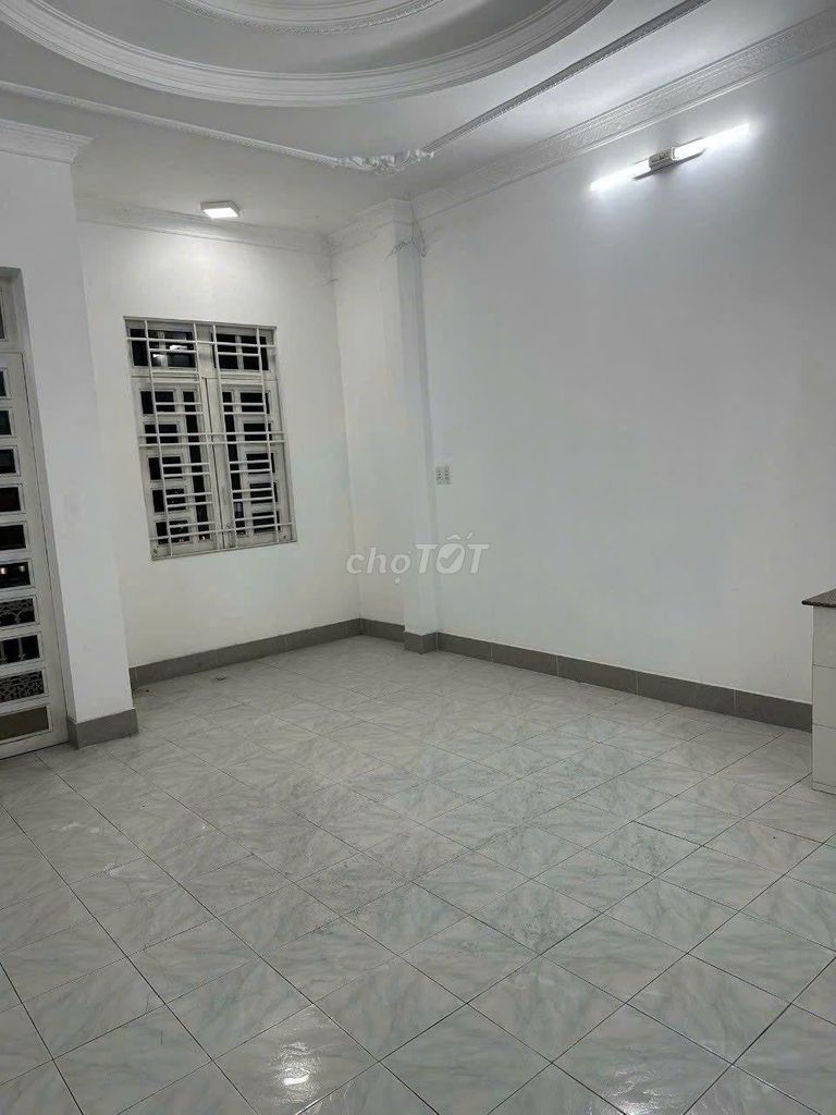 Private home 40 meters, 1 floor, 2 p sleeping,mbkd ground floor, Miss North, - for 1 .5 million a month.