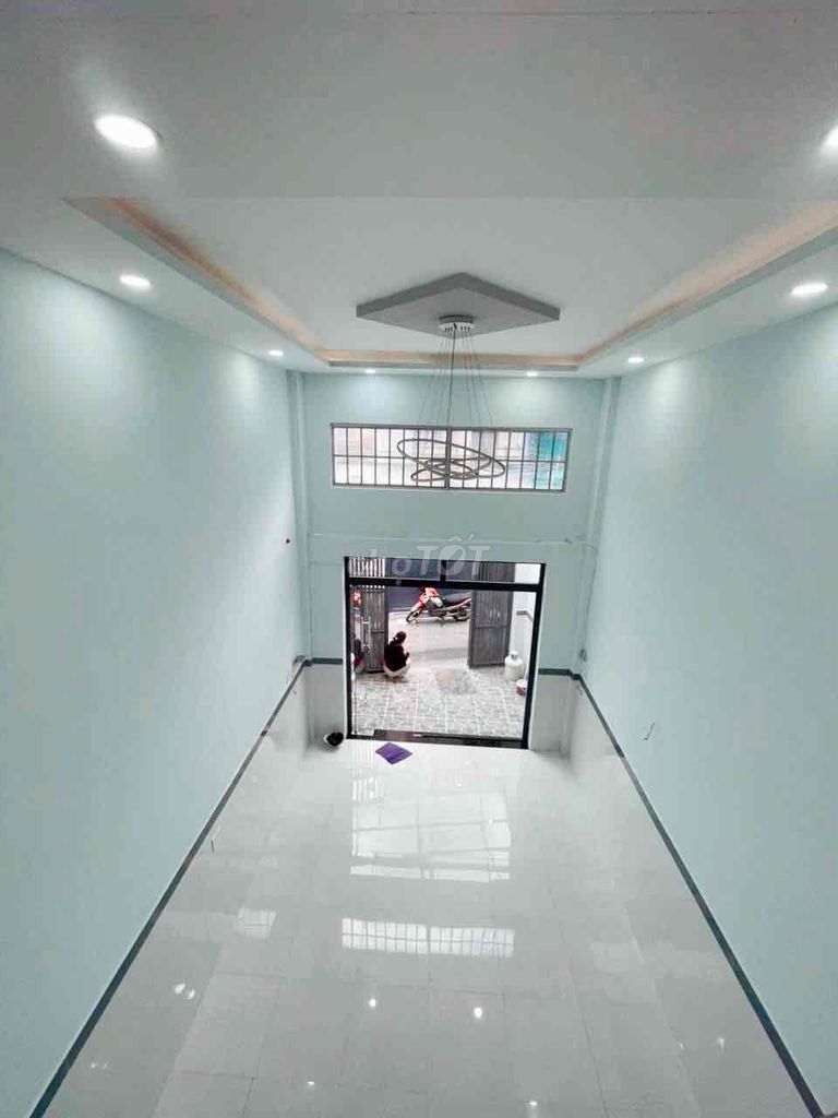 Nice new home near the Front - 4 x 20 meters - 17 million refrigerators
