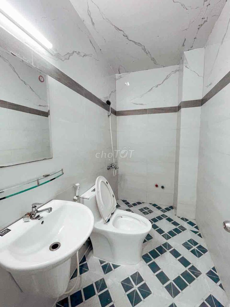 Nice new home near the Front - 4 x 20 meters - 17 million refrigerators
