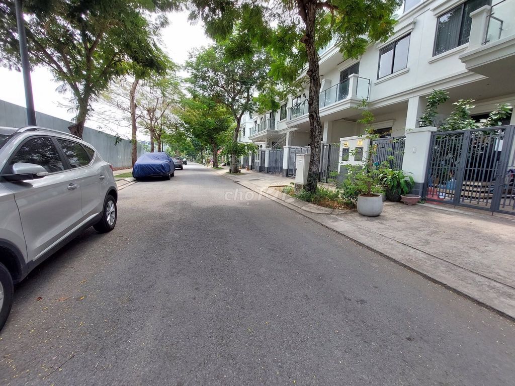 Lakeview City Street 6 x 1616 1 .1 3 House of Bases 25 million