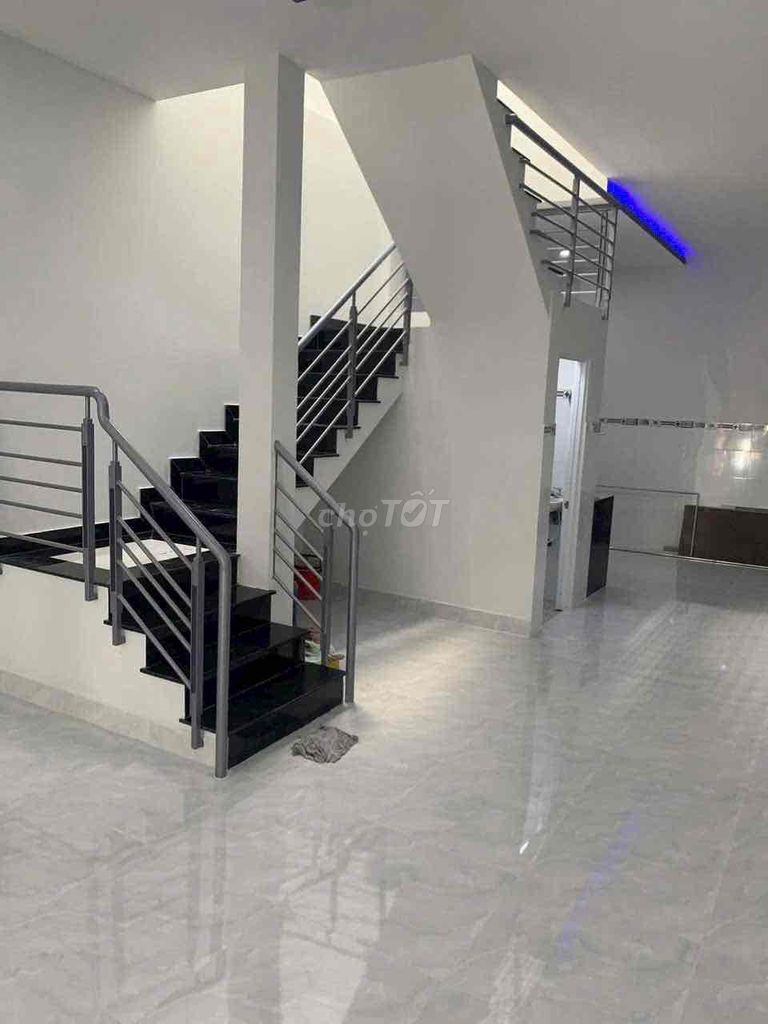Rent a truckhouse 5 x 20 meters a floor 3 f of 1 6 million
