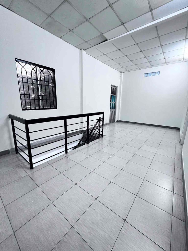 House 1 .1 floor courtyard area 172 meters car alley at 30 Linh Đông.