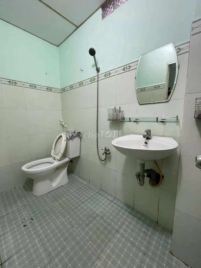 Rent an alley 6M Bình Thới, 11th District. One floor, five bedrooms, two toilets.