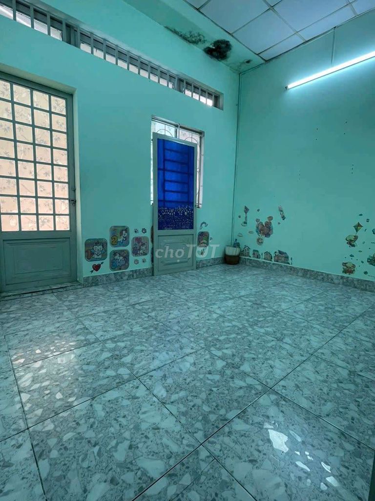 Rent an alley 6M Bình Thới, 11th District. One floor, five bedrooms, two toilets.