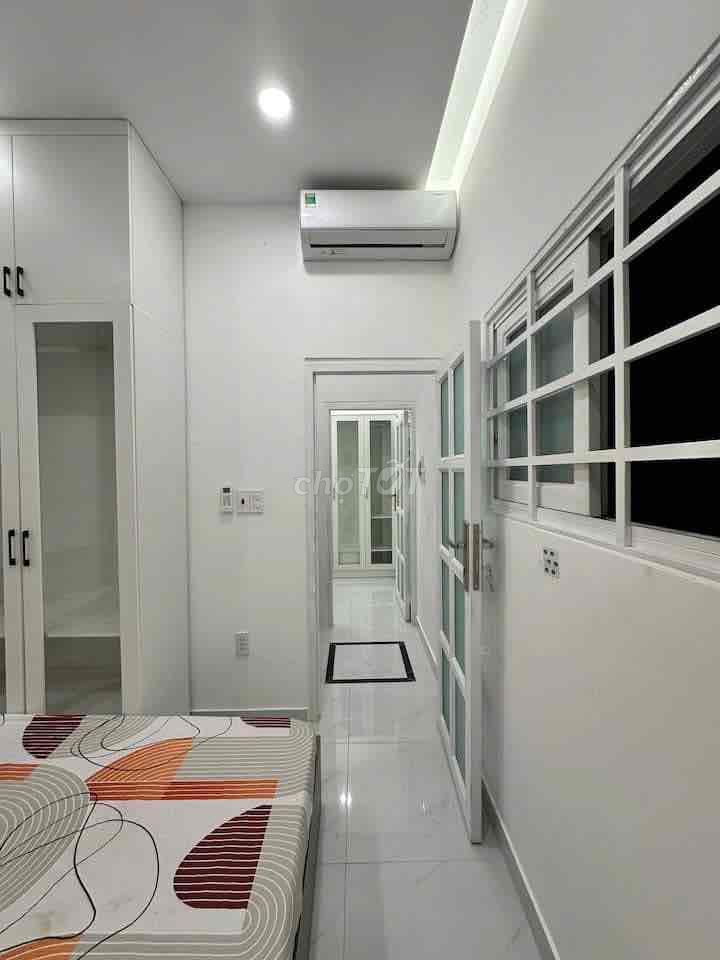 We'll have to rent a full Nc house. The Cô Giang Beauty House is 20 meters from the big front.
