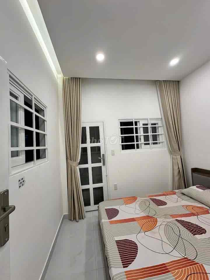 We'll have to rent a full Nc house. The Cô Giang Beauty House is 20 meters from the big front.