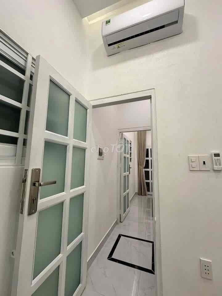 We'll have to rent a full Nc house. The Cô Giang Beauty House is 20 meters from the big front.