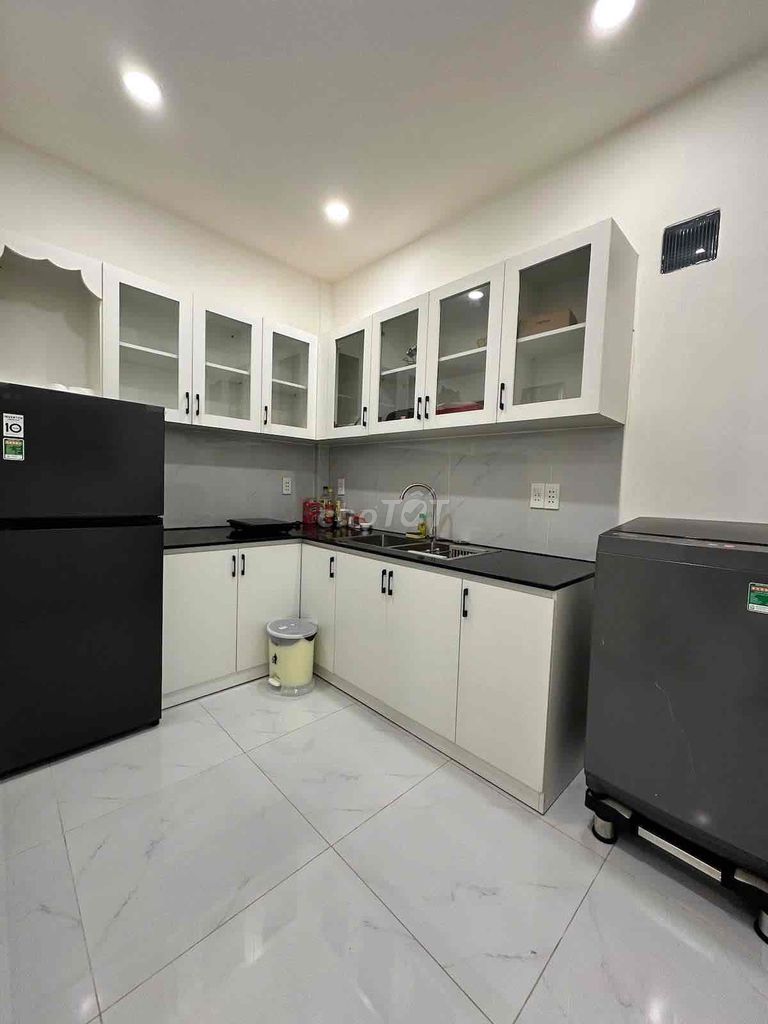 We'll have to rent a full Nc house. The Cô Giang Beauty House is 20 meters from the big front.