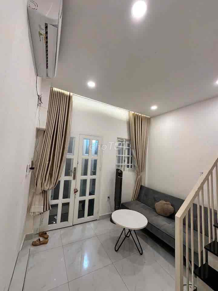 We'll have to rent a full Nc house. The Cô Giang Beauty House is 20 meters from the big front.