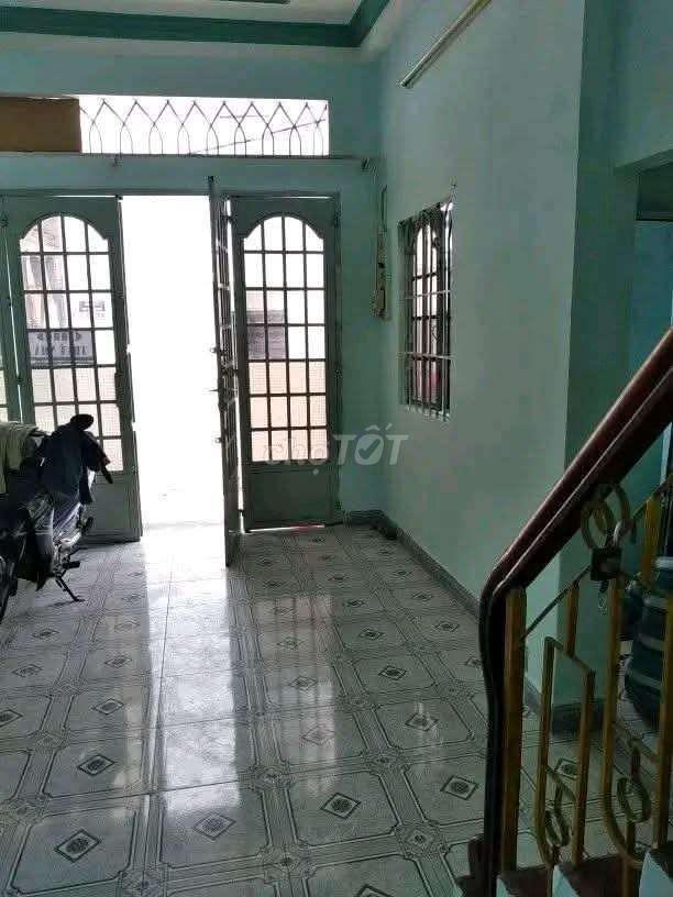 Rent an alley 3 M Tân Kỳ Tân Quý, near the commercial university. Two bedrooms, one bathroom.