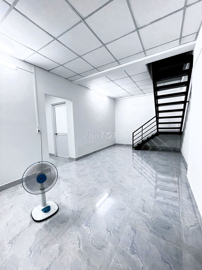 Rent a Linh Đông.3 courtyard bedroom. 100 meters for a good price.
