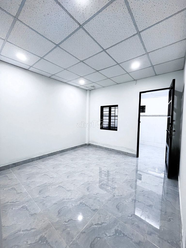 Rent a Linh Đông.3 courtyard bedroom. 100 meters for a good price.