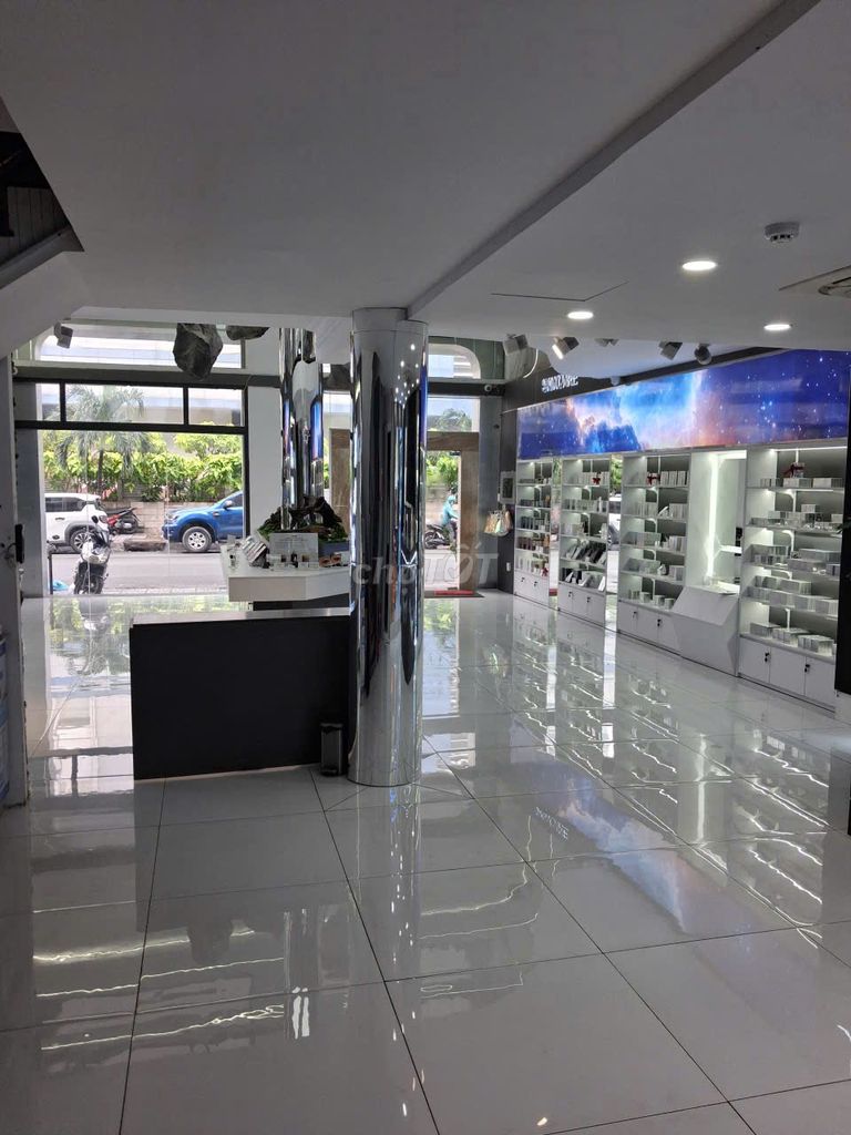 Hoa Sứ-phan Phú Nhuận 8 X18 M, 5 beautiful floors