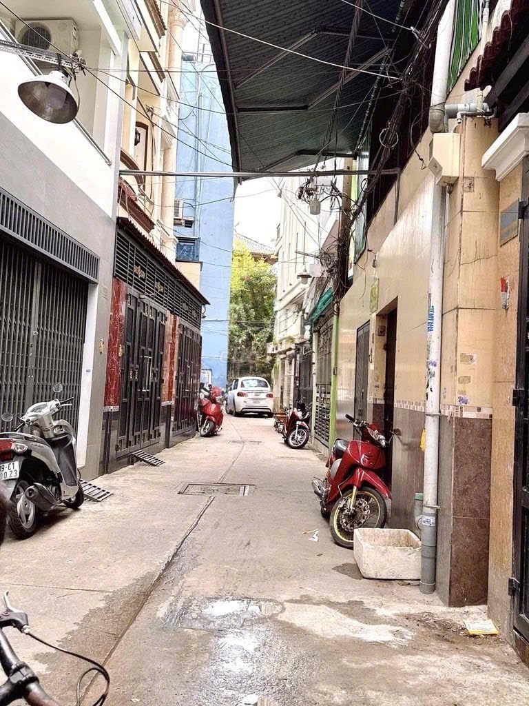 [Sobbing] House Lạc Long Quân-7* 8 57 m2 1 . 3 High Court 6 bedrooms