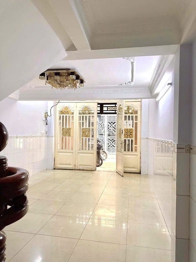[Sobbing] House Lạc Long Quân-7* 8 57 m2 1 . 3 High Court 6 bedrooms