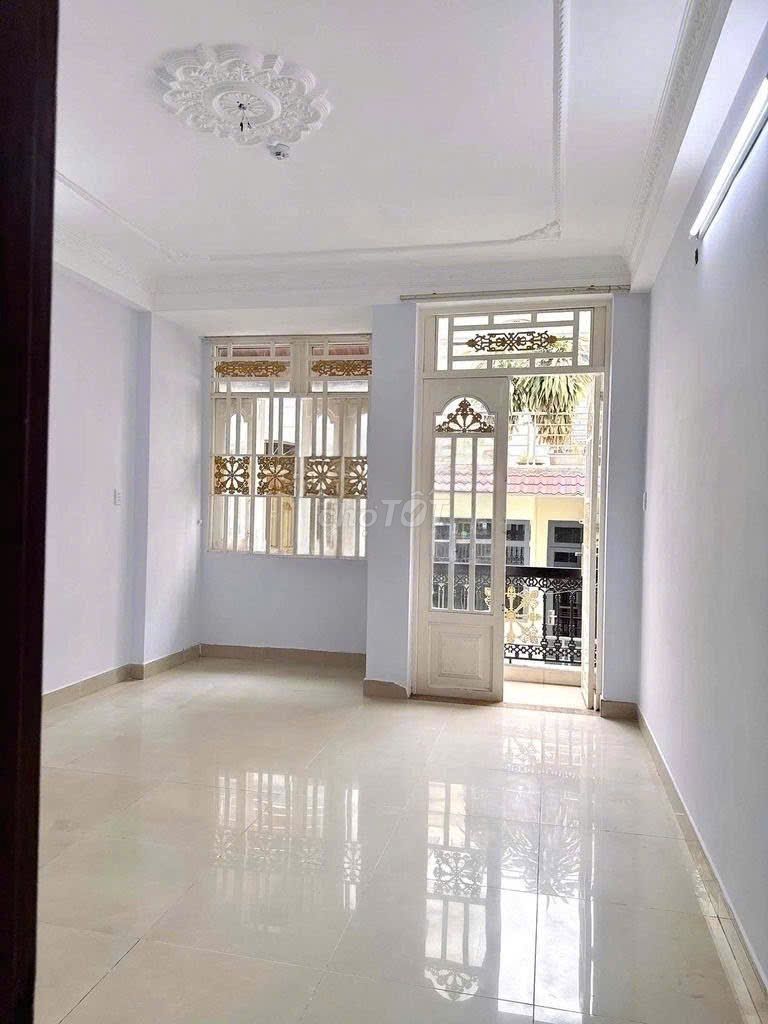 [Sobbing] House Lạc Long Quân-7* 8 57 m2 1 . 3 High Court 6 bedrooms
