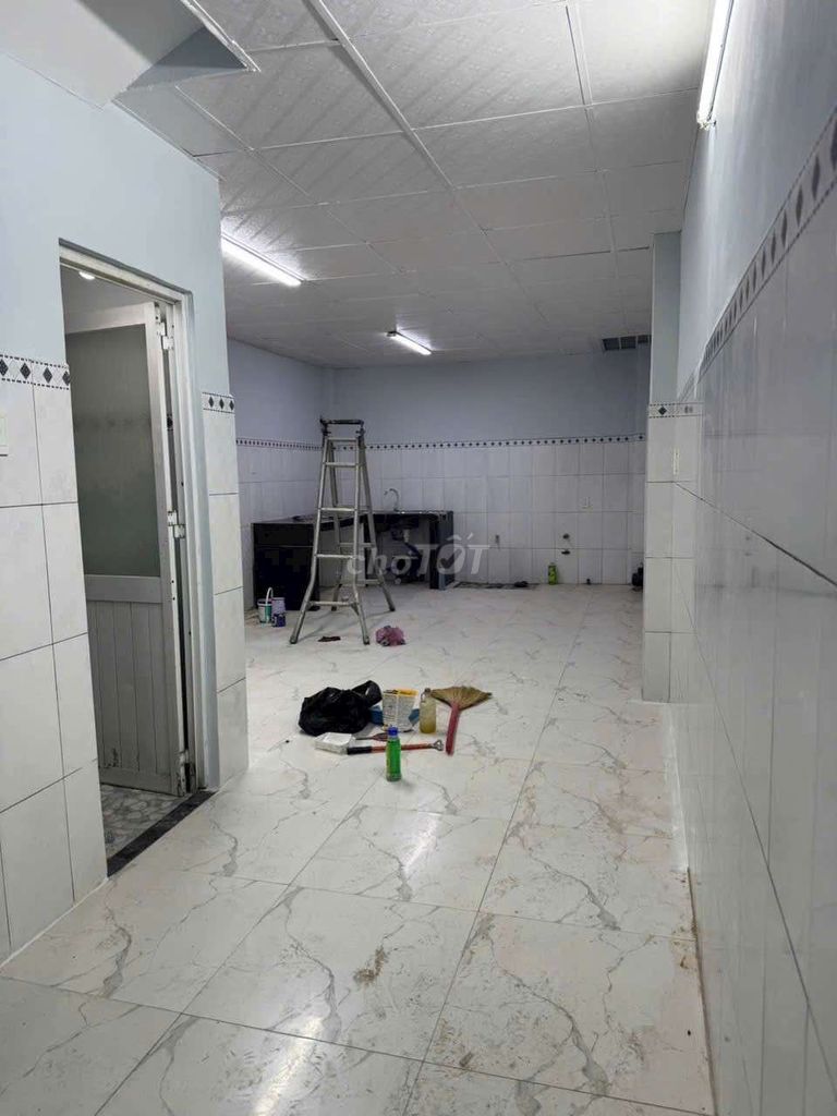 3 rooms 4 X 16 M Nguyễn Văn Luông