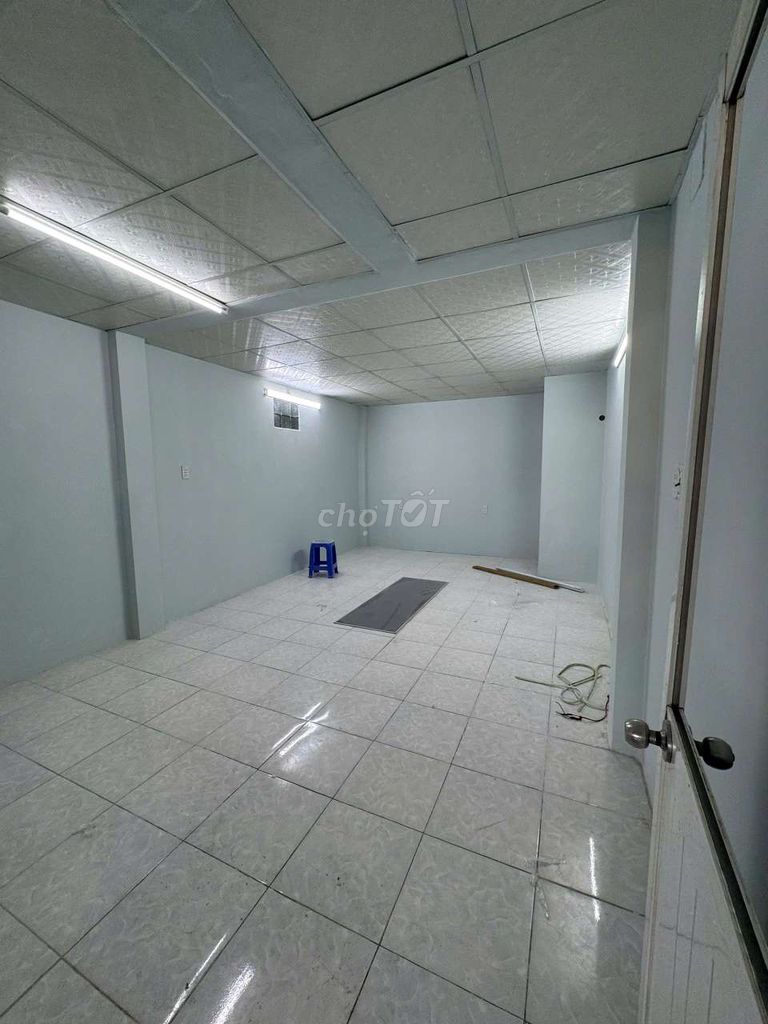 3 rooms 4 X 16 M Nguyễn Văn Luông