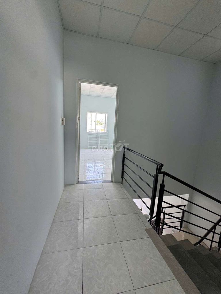 3 rooms 4 X 16 M Nguyễn Văn Luông