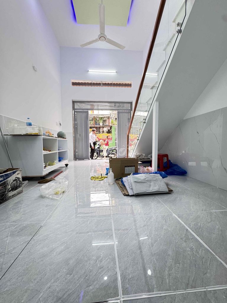 Rent the original apartment-- Lê Lai Tân Bình-three bedrooms - 2 toilets - pile house