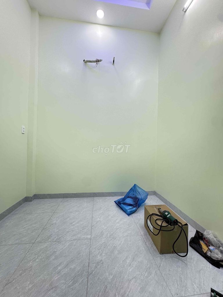 Rent the original apartment-- Lê Lai Tân Bình-three bedrooms - 2 toilets - pile house