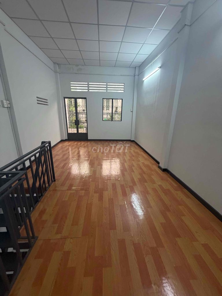 Let's rent out Điện Biên Phủ.