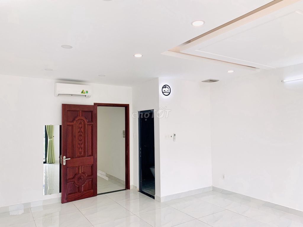 Rent a 100-foot-three-L4 bedroom near Đỗ Xuân Hợp, Globality.