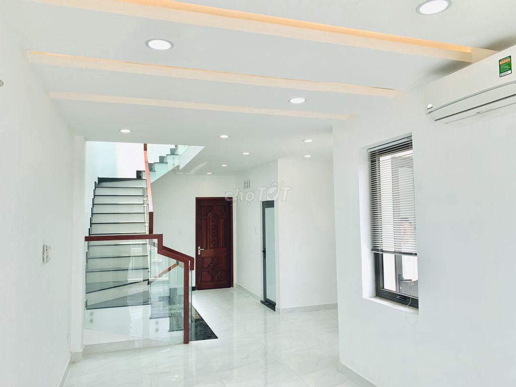Rent a 100-foot-three-L4 bedroom near Đỗ Xuân Hợp, Globality.