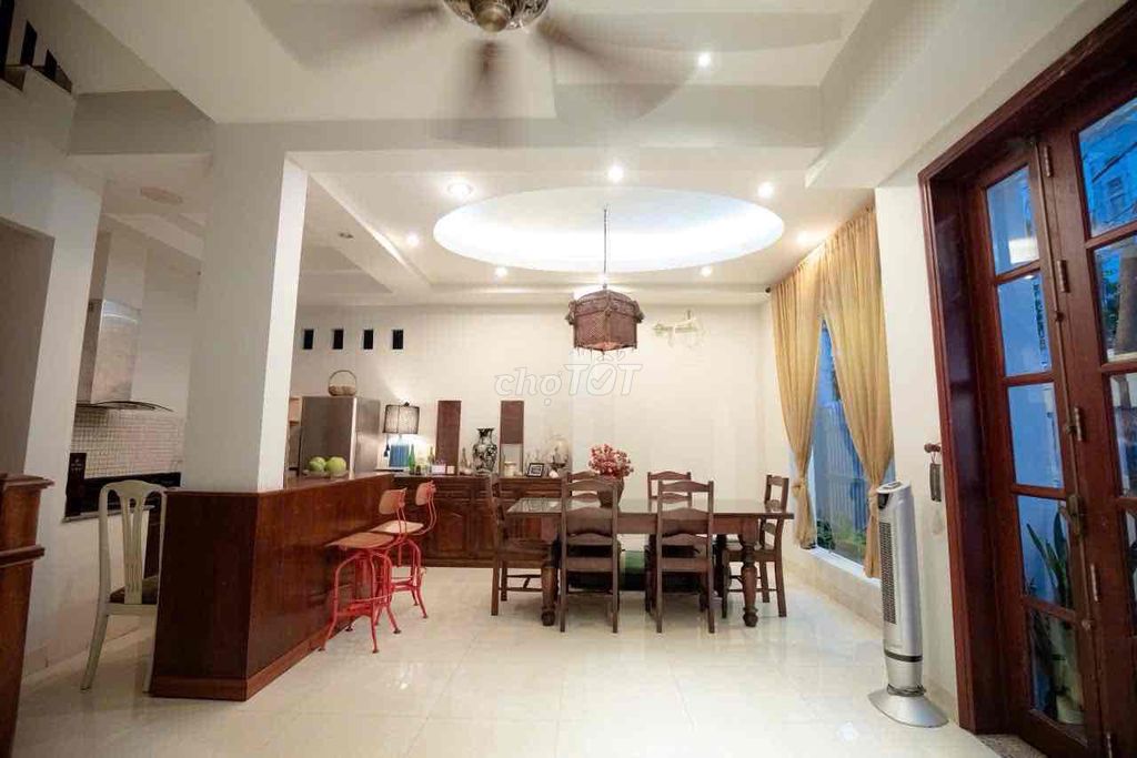 Rent a new house full of interiors 51 Phạm Văn Chiêu.