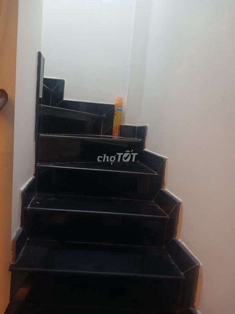 Front level Hà Tôn Quyền.