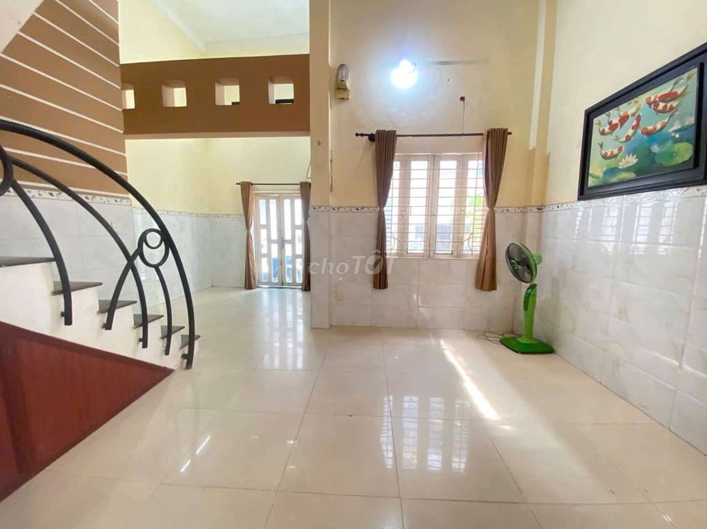 Rent the city house three bedrooms, three toilets for 14 million